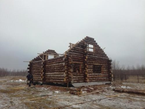 В прошлом году в декабре поставили сруб общей площадью в 140 кв. 02