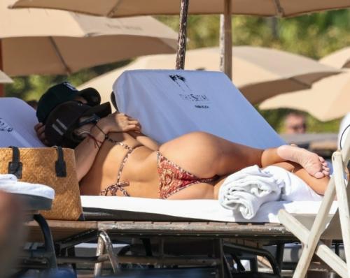 Красотка Джессика альба после развода продолжает жить свою лучшую жизнь! 01