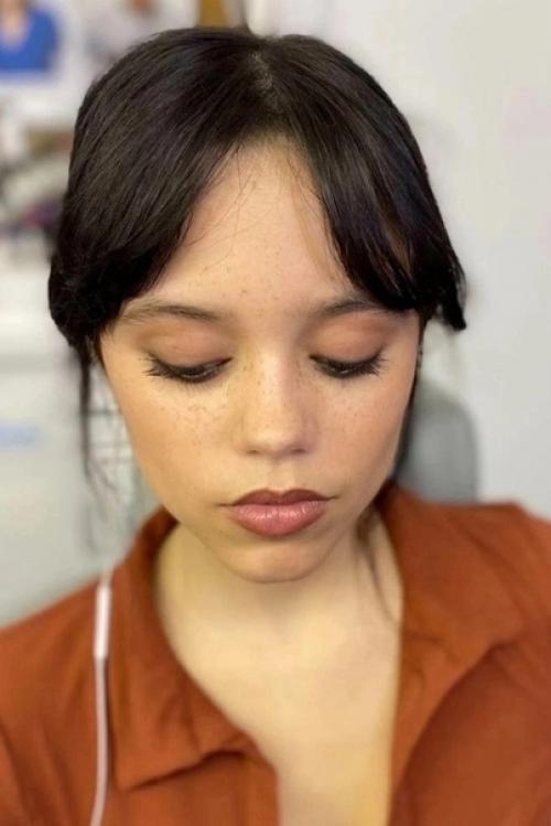 Дженна ортега активно готовится к выходу второго сезона сериала Уэнсдэй. 03