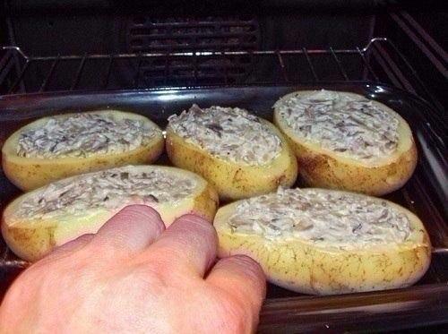 Иногда жульен можно вместе с кокотницей съесть. 02 Иногда жульен можно вместе с кокотницей съесть. 02