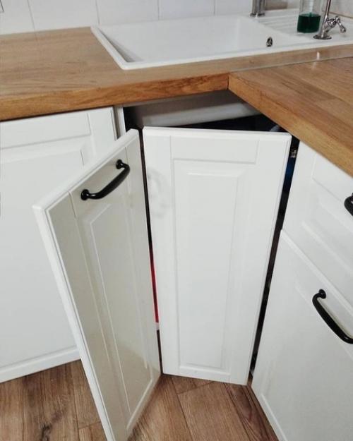 Интерьер светлой кухни. 03