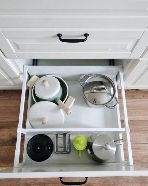 Интерьер светлой кухни. 02