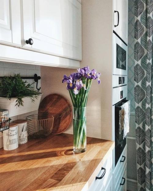 Интерьер светлой кухни. 07