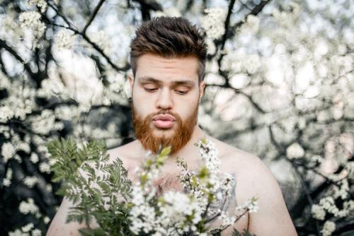 Лишь в том случае, если бы мужики любили весенние фотосессии. 03