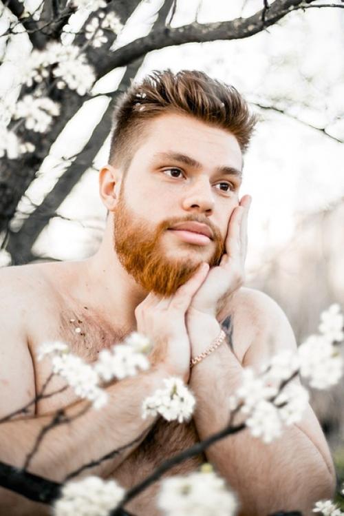 Лишь в том случае, если бы мужики любили весенние фотосессии. 01