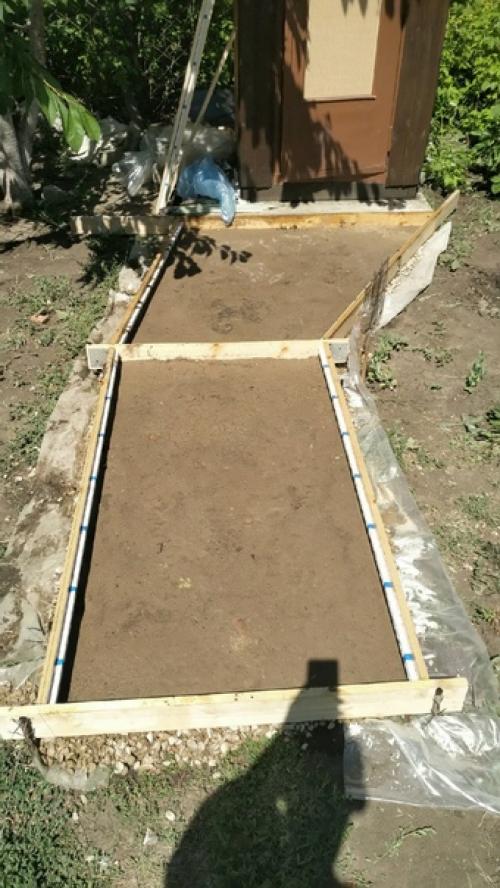 Залили с тестем по участку 30 метров такой дорожки. 01 Залили с тестем по участку 30 метров такой дорожки. 01