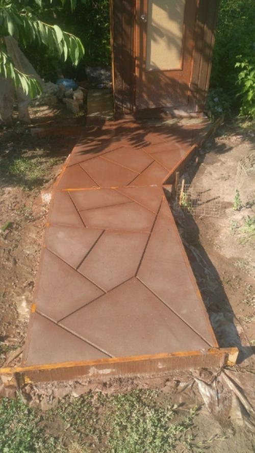 Залили с тестем по участку 30 метров такой дорожки. 07 Залили с тестем по участку 30 метров такой дорожки. 07