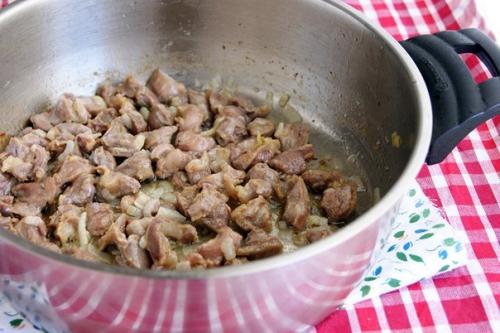 Куриные желудочки в подливке. 05