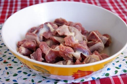 Куриные желудочки в подливке. 01