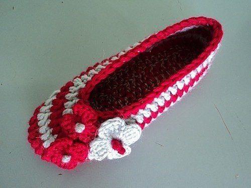 Вязаные тапочки Три Цветка. 01