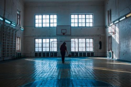 Добрый день!  На среду в первую половину дня нужен стилист - визажист (прическа + макияж. 04