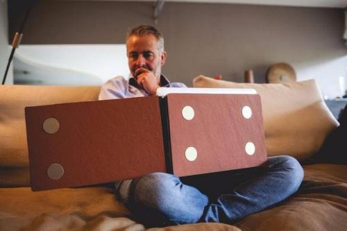 Slidenjoy - портативный ноутбук с тремя экранами. 05