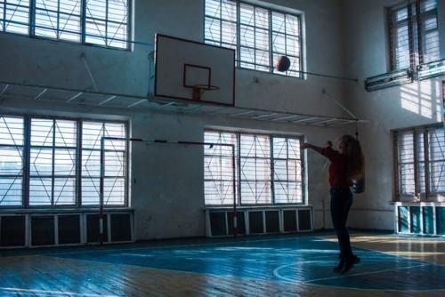 Добрый день!  На среду в первую половину дня нужен стилист - визажист (прическа + макияж. 05