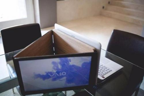 Slidenjoy - портативный ноутбук с тремя экранами. 02