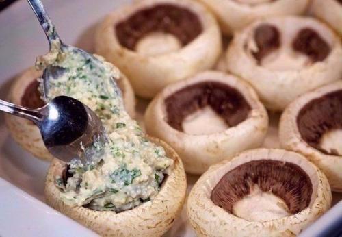 Шампиньоны с курицей и сыром. 07