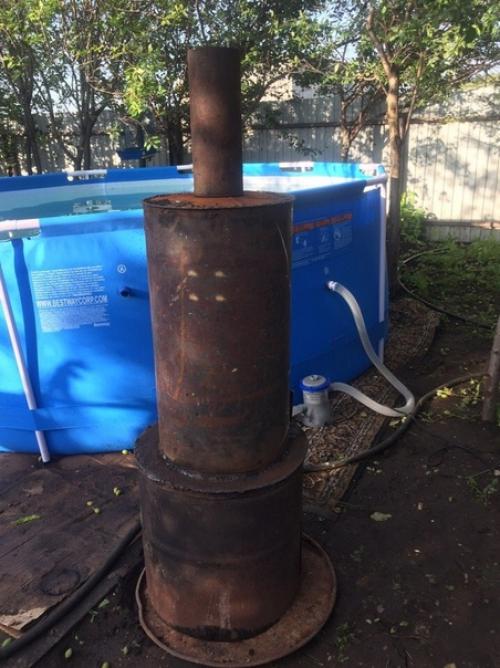 Сделал пруд своими руками, посеял газон и поставил бассейн с подогревом. 04