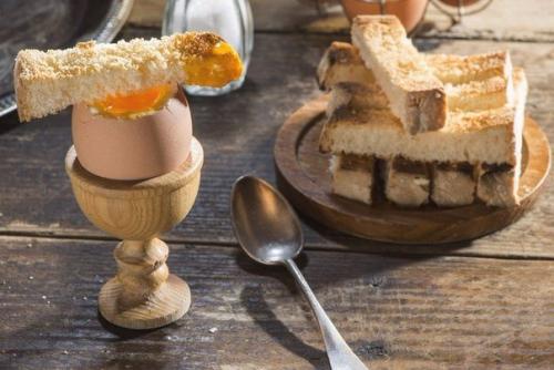 Мы готовим яйца на завтрак. 06 Мы готовим яйца на завтрак. 06