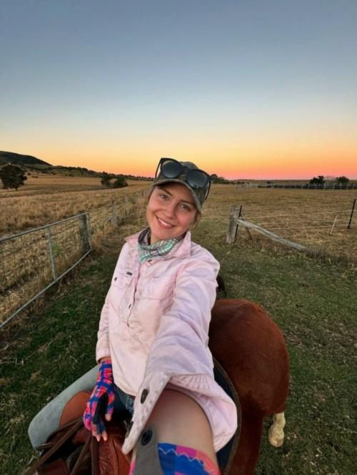 Австралийская модель Onlyfans заработанные на сервисе деньги на потратила. 01