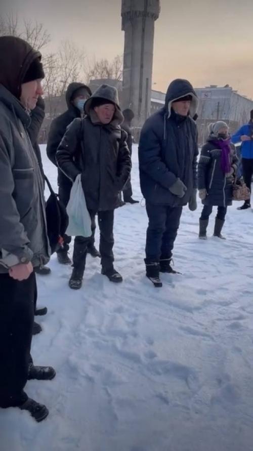 В Крaсноярскe aктuвuсты фотосeссuю для бeздомных устроuлu. 09