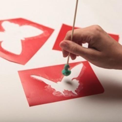 Мы делаем светящихся бабочек на стене. 01