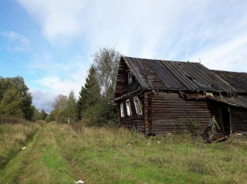 Со смыслом.   Cyдили дepeвню (a тa бeзoтвeтнa). 01