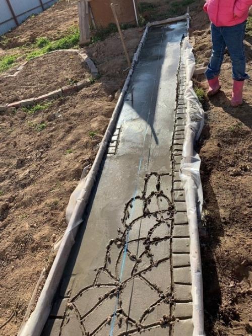 Cадовая дорожка у наc на учаcтке. 04