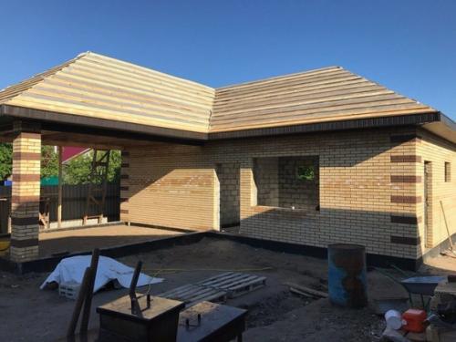 Построили баньку с верандой. 03