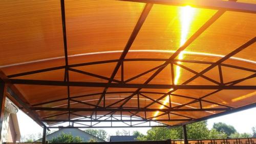 Дачный лайфхак. Соорудил пару лет назад навес для авто. 02