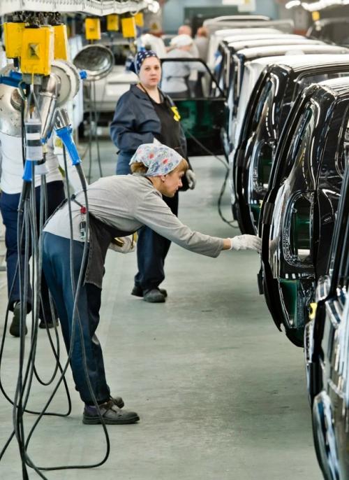 Автоваз столкнулся с серьёзными трудностями - в компании заявили, что подобная ситуация не возникала уже около двадцати лет. 02