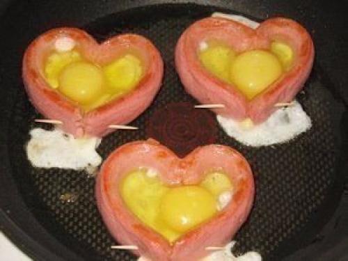 Яичница Сердце к завтраку. 04 Яичница Сердце к завтраку. 04