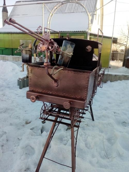 Когда забыла, что на ёлке снег, решила сфоткать с веточкой и весь снег обрушился на модель. 05