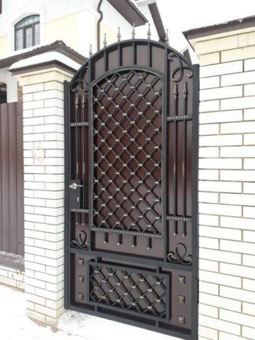 Поставили вот такую калитку, мы ждем вашу обратную связь. 01