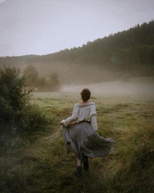 Фотограф Ana March снимает невероятно романтичные автопортреты с привкусом викторианской эстетики. 01