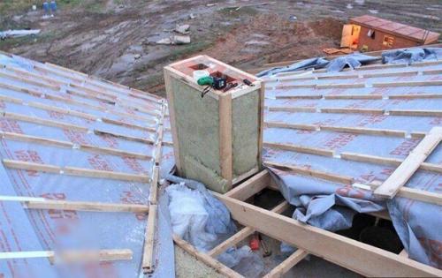 Как сделать проход вентиляции и дымохода через кровлю. 02