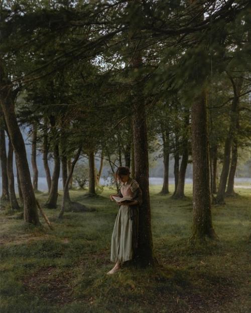 Фотограф Ana March снимает невероятно романтичные автопортреты с привкусом викторианской эстетики. 03