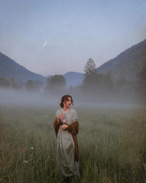 Фотограф Ana March снимает невероятно романтичные автопортреты с привкусом викторианской эстетики. 06