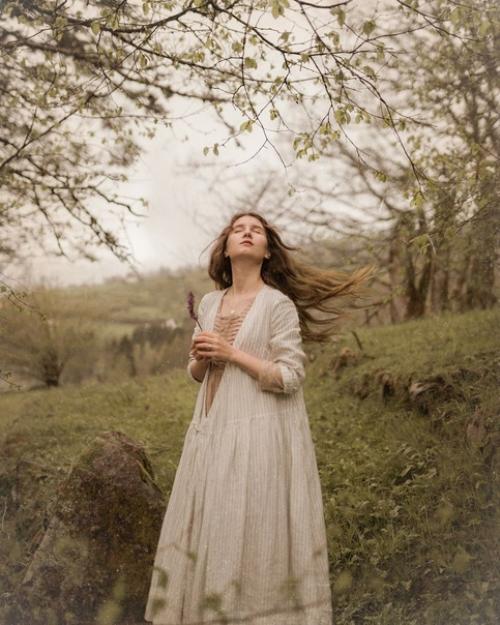 Фотограф Ana March снимает невероятно романтичные автопортреты с привкусом викторианской эстетики. 04