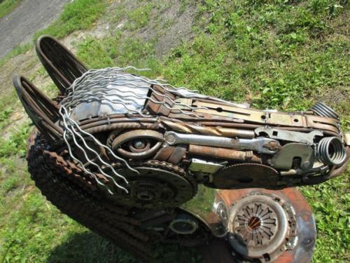 Скульптура из автозапчастей Инцитат. 01