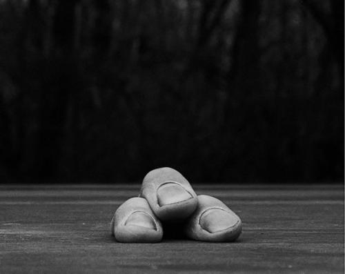 Фотограф свое нагое тело для создания фантастических миров использует. 06