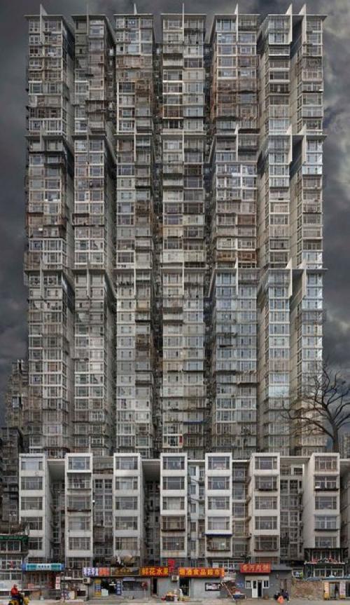 Французский фотохудожник образует причудливые дома из домов, которые называет Вавилоны. 06