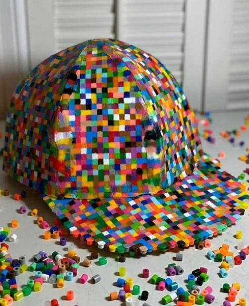 Вот такие аппетитные головные уборы от Brian Downey. 04