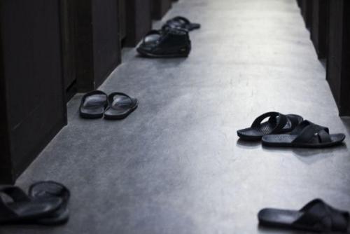 Японские Кибер - Бомжи, живущие в интернет - кафе. 02