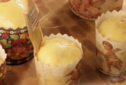 Один из вариантов пасхального кулича. 06