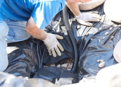 Водопад на даче.  Водная стихия над человеком прямо-таки мистическую власть имеет. 06