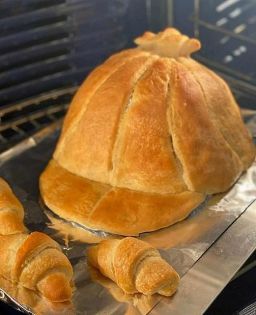 Вот такие аппетитные головные уборы от Brian Downey. 02