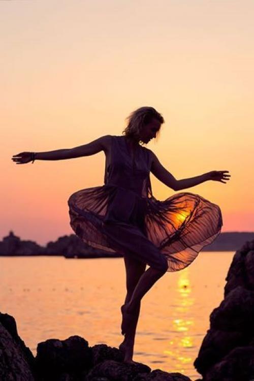 Урок.  Портреты, снятые на закате, освещены красивым золотистым светом. 02