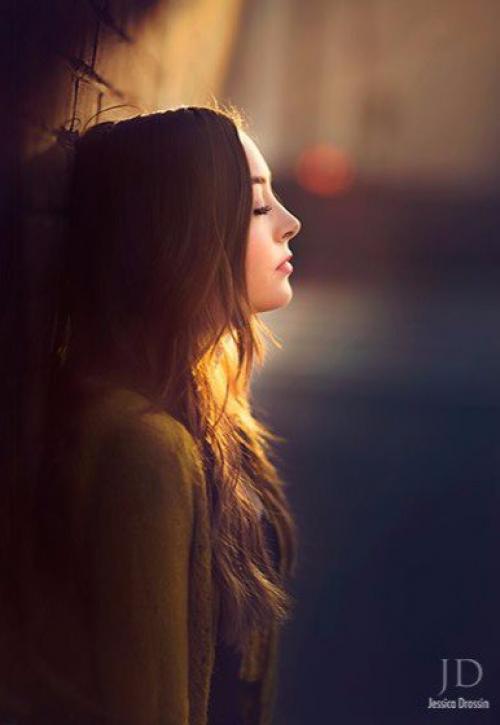 Урок.  Портреты, снятые на закате, освещены красивым золотистым светом. 03