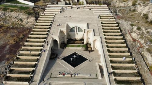 Армения, Ереван.  Вершины Арарат (большой и малый) - это символ Армении. 05