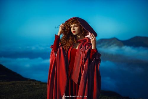 Эту серию мы снимали на рассвете в прекрасных горах фарерских островов. 08