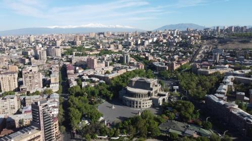 Армения, Ереван.  Вершины Арарат (большой и малый) - это символ Армении. 01